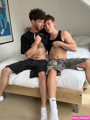 joshbigosh [ joshbigosh-1 ] - I was feeling myself with these milky white toes 😝