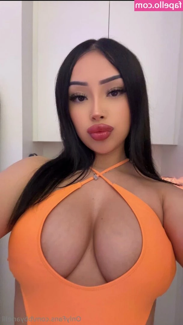 bbyarielll [ bbyarielll-5 ] - thick thighs and hips to match