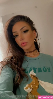 kissahxofree - 🌸 glass dildos look so pretty in my mouth 🌸
