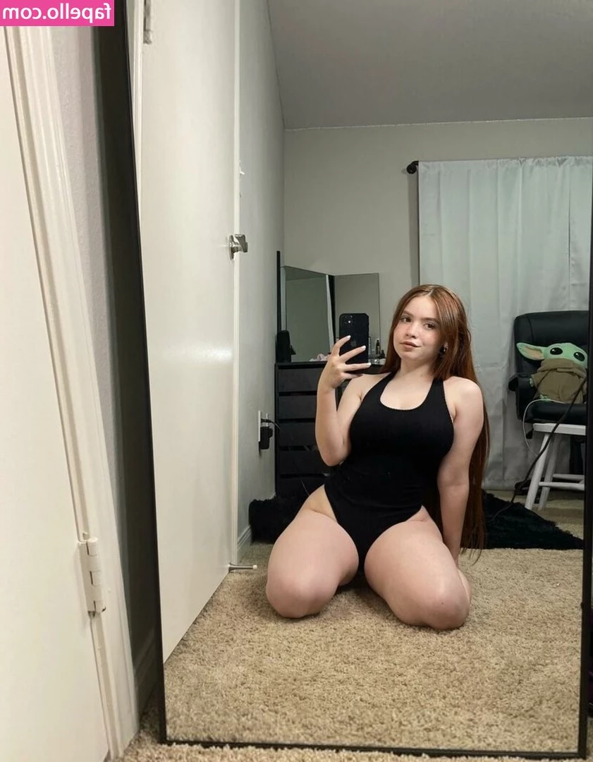 Dayana Diaz [ dayana-diaz-5 ] - Do you like my top?