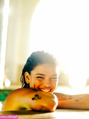 Ashleigh Herman [ ashleigh-herman ] - I don t know about you  but I prefer to spend my days naked