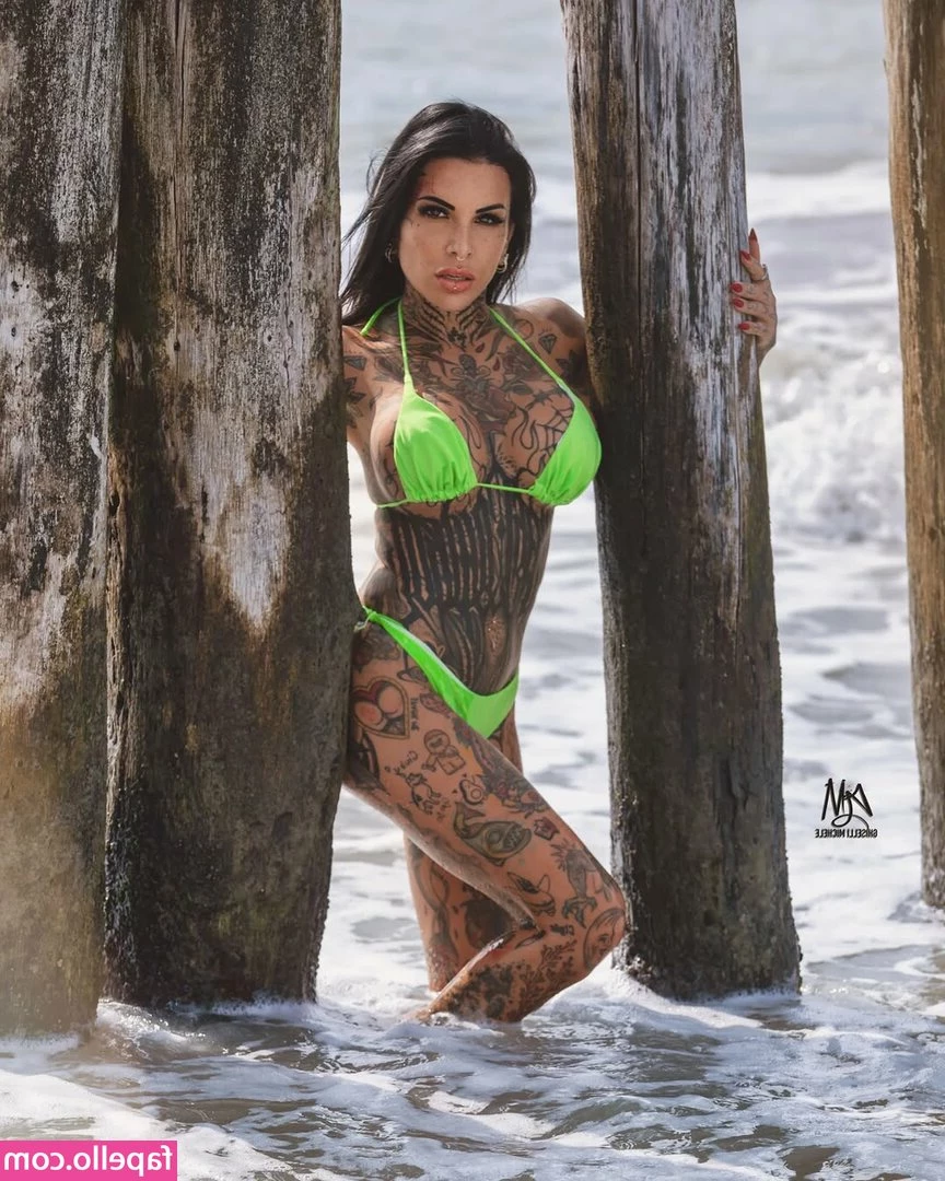 Jennifer Barosco [ jennifer-barosco ] - Little doll   Bonequinha