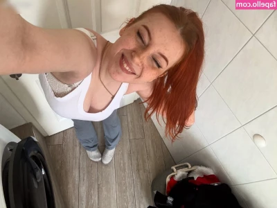 KDRkitten [ kdrkitten-1 ] - Can t take me anywhere  not even 5 star hotels make me act proper