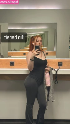 KDRkitten [ kdrkitten-1 ] - I always look classy at work