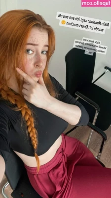 KDRkitten [ kdrkitten-1 ] - anyone else love white toe nail polish