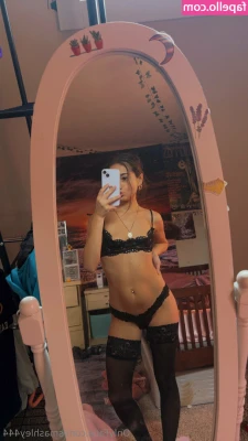smashley444 - Hi boys like my new shoes ? Happy Tuesday 😉