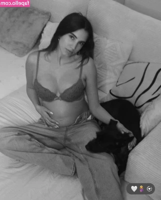 Yonca - Free nude