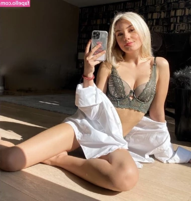 Laura Block [ laura-block ] - Check your DM'S! New Pantyhose masturbation video out now! I get so