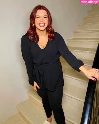 Roxanne Hoyle [ roxanne-hoyle ] - Would you cum?
