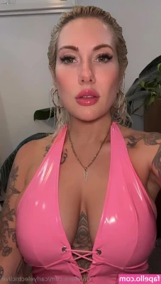 carlyelectricfree - 🍑♡ 𝒿𝓊𝓈𝓉 𝓅𝑒𝒶𝒸𝒽𝓎♡🍑