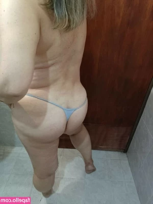 Sarah Diaz [ sarah-diaz ] - (36-48) I know you love a gal who shows her feet off in the bathtub ;)