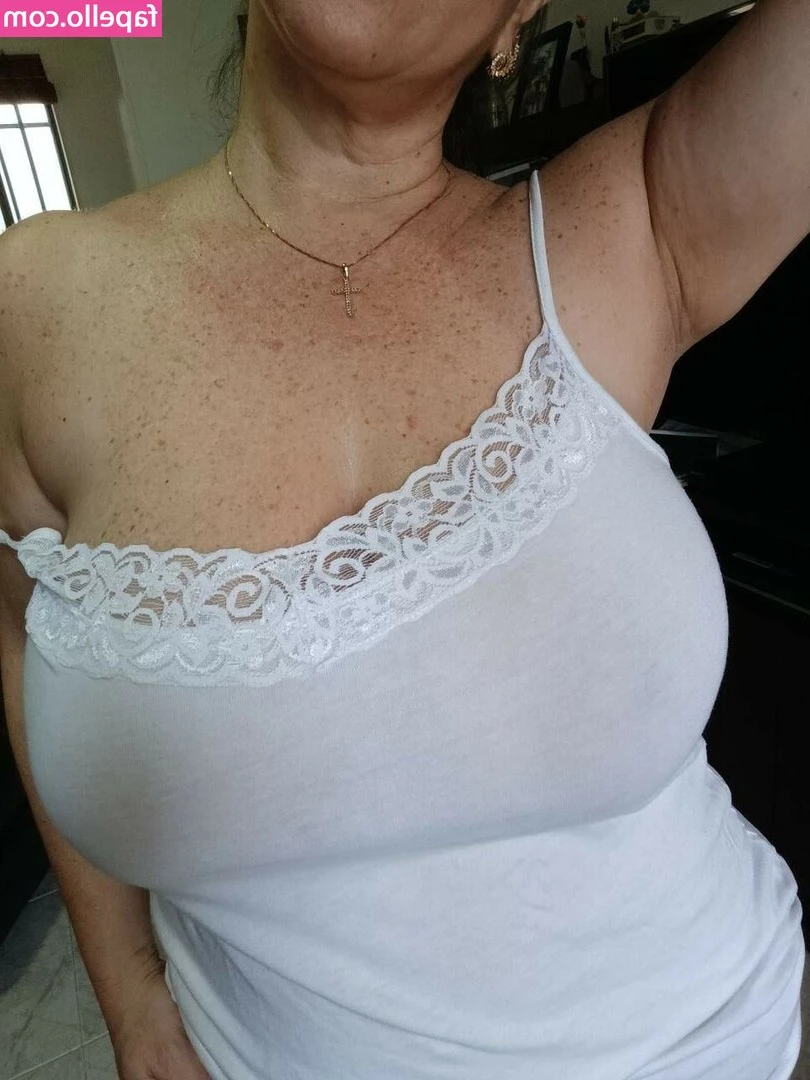 Sarah Diaz [ sarah-diaz ] - I wish your cock was filling this hole instead