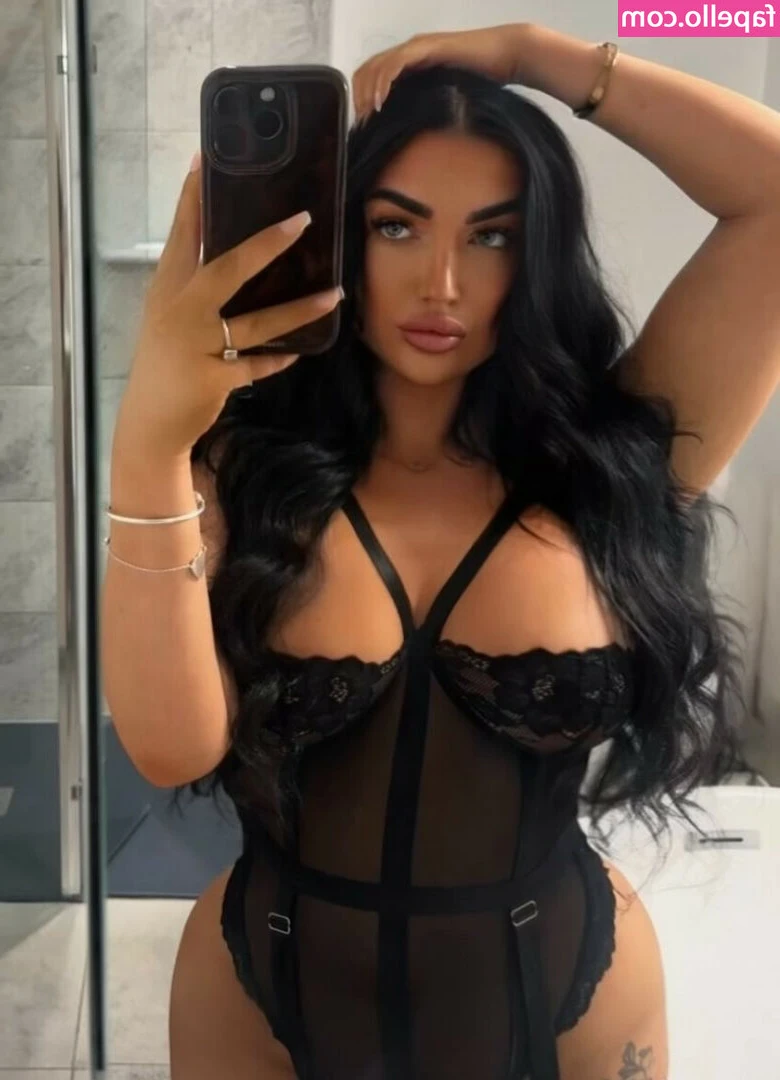 Hannah Morgan [ hannah-morgan ] - Hey my little Kitten 🐈‍⬛....How s the view from below 😍?