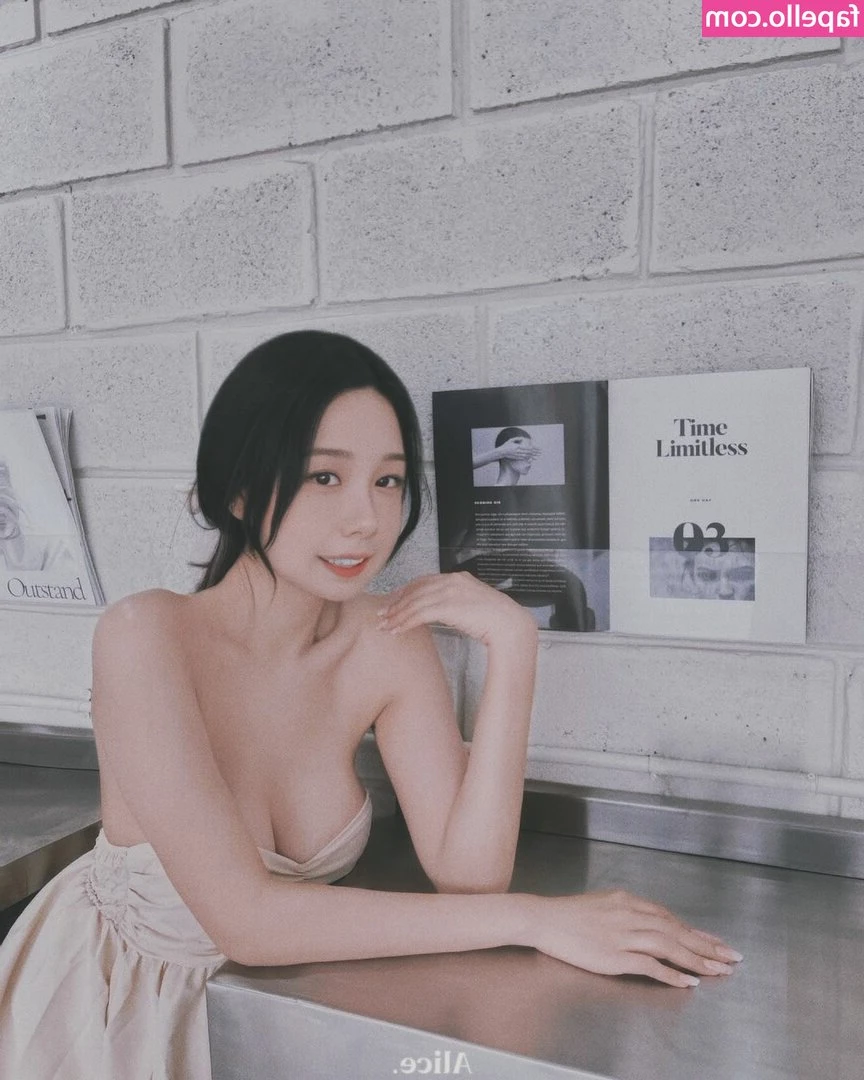 alice__aiii [ alice-aiii ] - If your rebill is on I’m shaking ass in your inbox 🫶🏽🤤 …