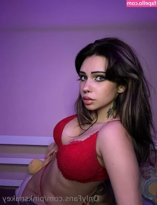 pinksnakey - Bite me 🦷🦇