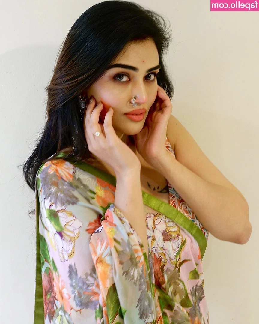 Pratiksha Bankar [ pratiksha-bankar ] - MAKE SURE YOU BOYS CHECK THE MESSAGES I SEND YOU 😈😜 XXX
