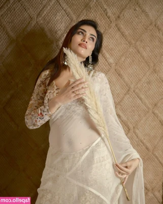 Pratiksha Bankar [ pratiksha-bankar ] - Cum dripping out of my cock in first pic then check out my bone 🍖