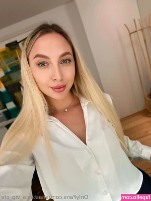 anastasia_vip_chr [ anastasia-vip-chr ] - Good Wednesday morning 😊 who needs a pick me up? Share your