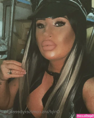 sexybeeea_free [ sexybeeea-free ] - Saturday ugly sweater night out with SinofDMV