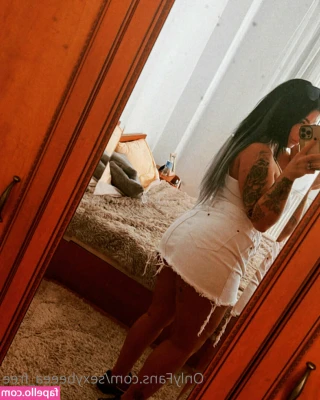 sexybeeea_free [ sexybeeea-free ] - Hey baby! Have you seen all of my cosplays? Dm me a screenshot of