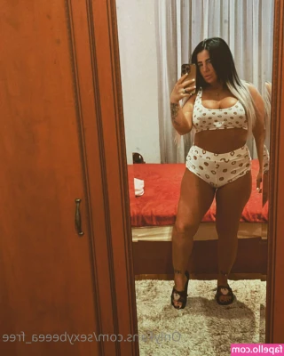 sexybeeea_free [ sexybeeea-free ] - I have to fuck my pussy with my dildo because I would rather fuck a