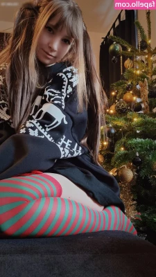 Yakisa.insta [ yakisa-insta ] - Look how that asshole grips round the dildo - DP