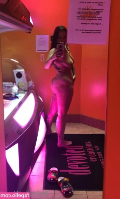 mshollywood100 - Can you guess the color of the lace? Happy Easter 🐰