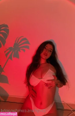 lanaph4 - Grab my butt and slide your cock right here 💦