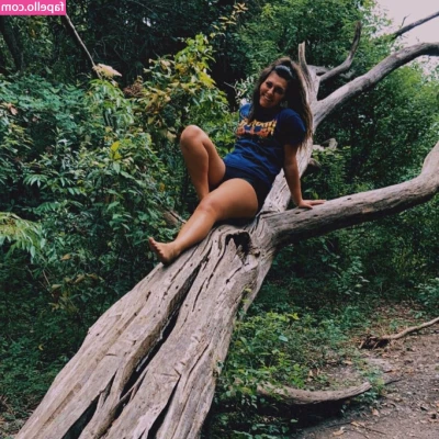 Joanna O'Keefe [ joanna-o-keefe ] - I need to work on my twerking and my camera angles 😅