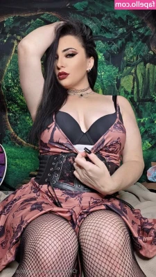 victoriacrow - If you’re a new subscriber, send me your best dick pic so I can