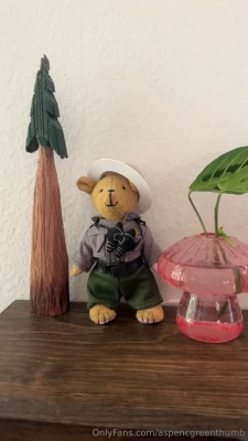 aspencgreenthumb - my shirt slipped up  oops