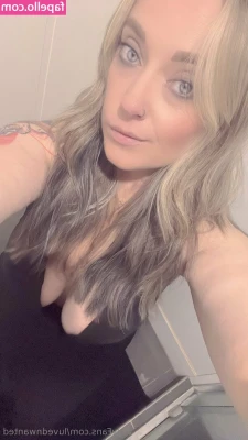 luvednwanted - Flashing my boobs and belly while I’m at work 🙈🙊 fuck my