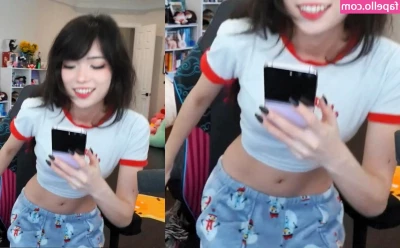Emiru [ emiru-33 ] - Keep staring at those buns 🍑