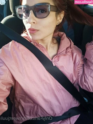 sexyarianafit - Stretching her pussy lips around my #BBC