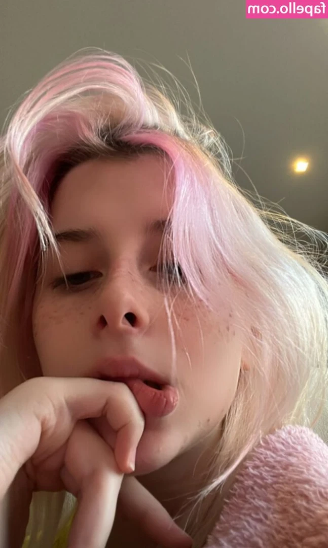 Gabi Cattuzzo [ gabi-cattuzzo ] - Sooo does anyone here game?  I need some new game suggestions ;p