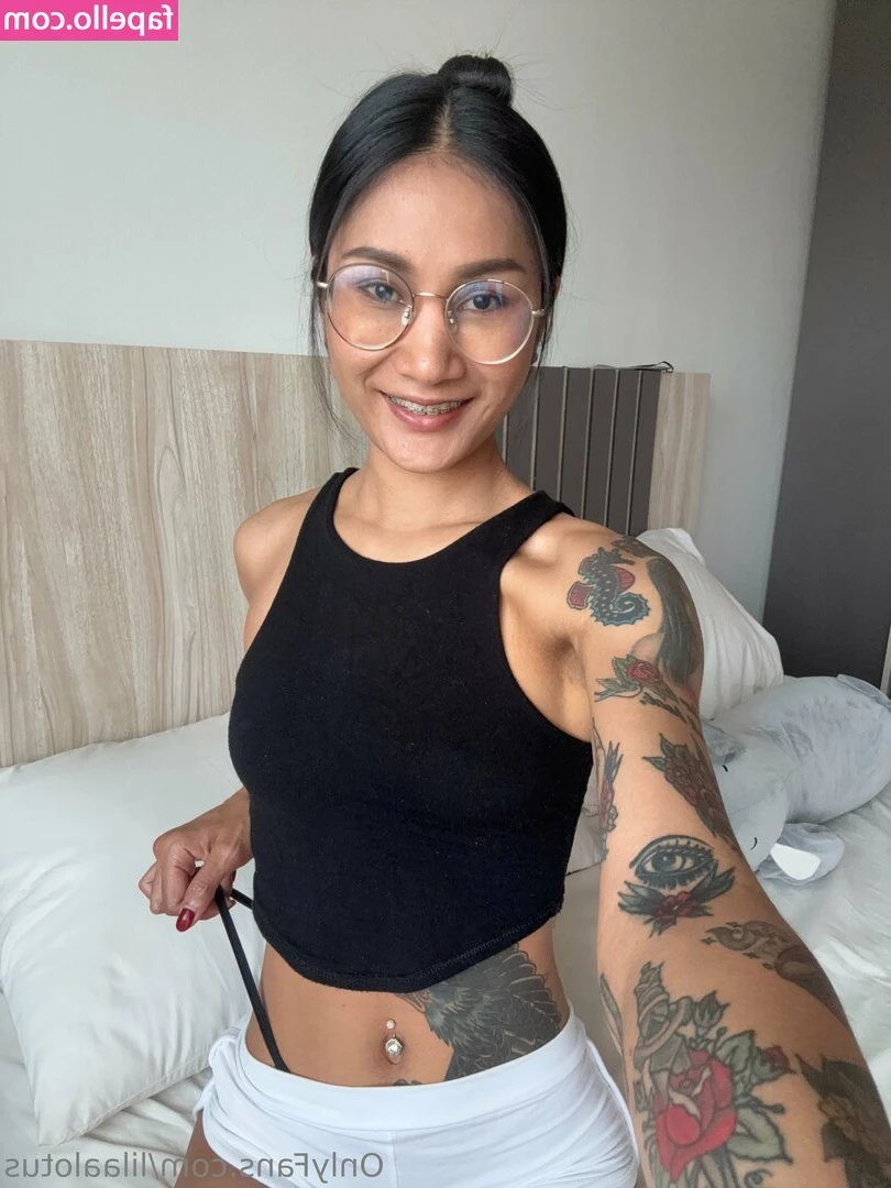 lilaalotus - Fancy some meat & dick?