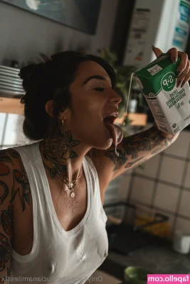 lucianamilessix [ lucianamilessix-1 ] - Silky smooth pussy and a perfectly round and perky ass 😻