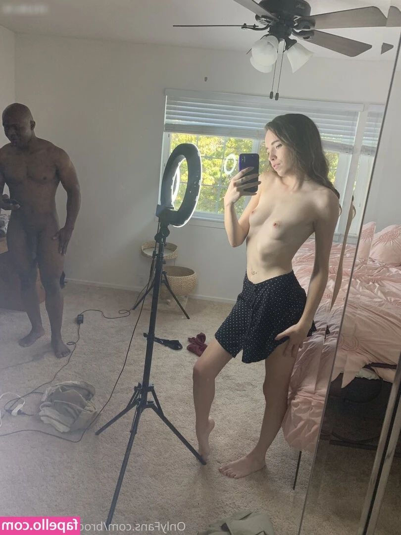 Brooke Johnson [ brooke-johnson ] - My tits are so cute and round