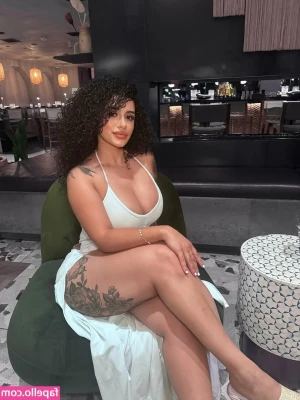foreigncurls.sara