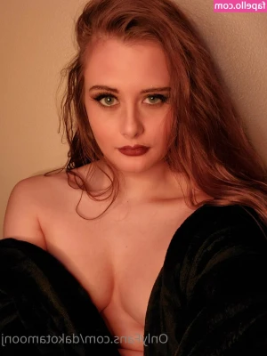 dakotamoonj - More ass