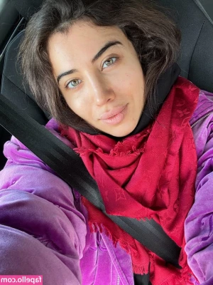 kara_xaen [ kara-xaen-1 ] - What’s your first thought when u see me like this ?😳🤪💦