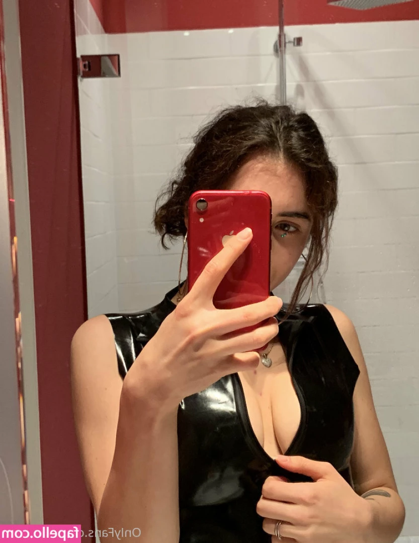 kara_xaen [ kara-xaen-1 ] - Just a lil somethin' ❤ Hope y'all had a good weekend 💋