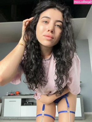 kara_xaen [ kara-xaen-1 ] - Can I be ur goth gf? 🖤🥺