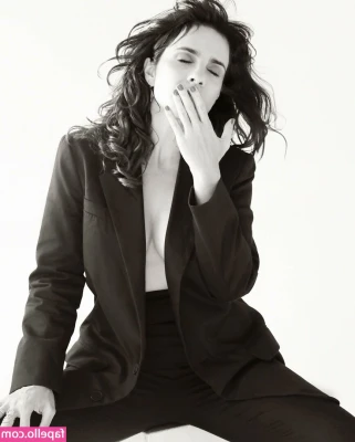 Maria Ribeiro [ maria-ribeiro ] - Pressed up against you