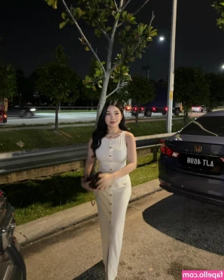 Nia Irwan [ nia-irwan ] - Who wants to see the full video? 🤯💦