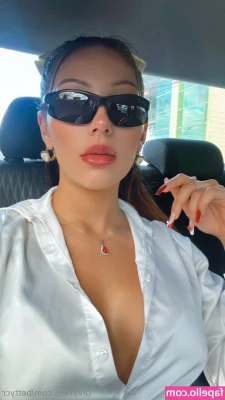 bettycr - selfies