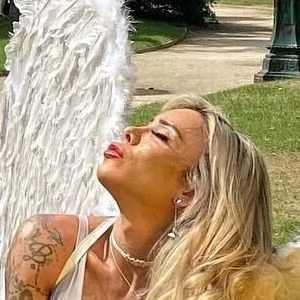 Whitemochaxoxo
