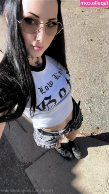 jadelisee - Where would you put your face?