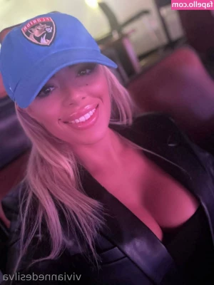 vivianne_de_silva [ vivianne-de-silva ] - I keep making content and forgetting to post it  I ll try and make up