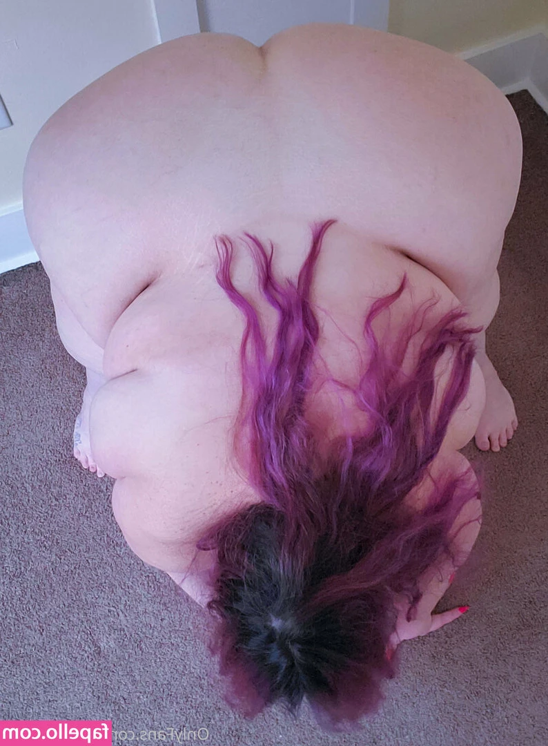 bubblybooty - Would you like to watch me play with myself?